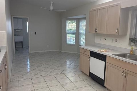 Villa ou maison à louer à Summerfield, Floride: 2 chambres, 161.19 m2 № 2125690 - photo 7