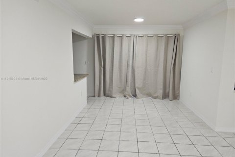 Condo in Miami, Florida, 3 bedrooms № 1974453 - photo 15