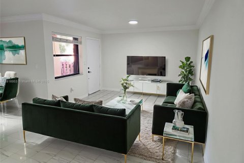 Condo in Miami, Florida, 3 bedrooms № 1974453 - photo 8