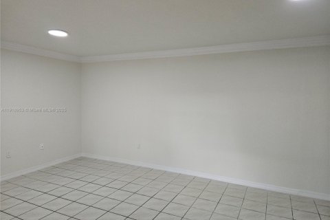 Condo in Miami, Florida, 3 bedrooms № 1974453 - photo 10