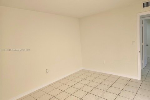 Condo in Miami, Florida, 3 bedrooms № 1974453 - photo 26