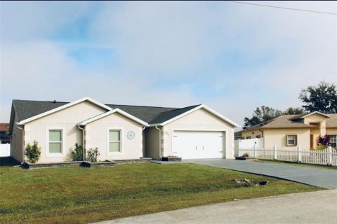 House in Kissimmee, Florida 3 bedrooms, 150.69 sq.m. № 1667000 - photo 1