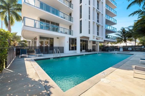 Condominio en venta en North Miami Beach, Florida, 2 dormitorios, 89.93 m2 № 1715965 - foto 6