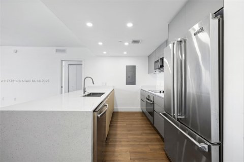 Condominio en venta en North Miami Beach, Florida, 2 dormitorios, 89.93 m2 № 1715965 - foto 11