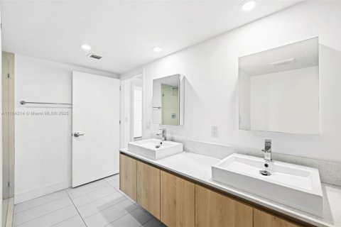 Condominio en venta en North Miami Beach, Florida, 2 dormitorios, 89.93 m2 № 1715965 - foto 21