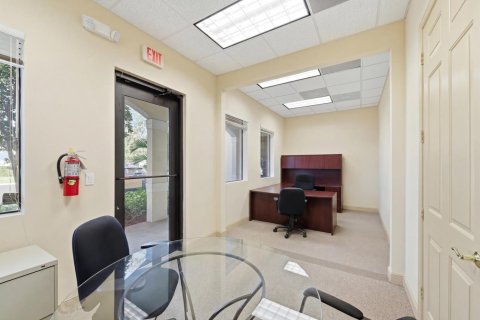 Immobilier commercial à vendre à Coral Springs, Floride № 2394767 - photo 28