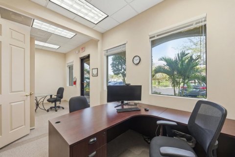Immobilier commercial à vendre à Coral Springs, Floride № 2394767 - photo 26
