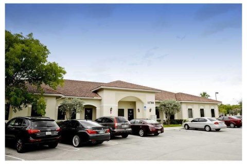 Immobilier commercial à Coral Springs, Floride № 2394767