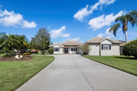 Villa ou maison à vendre à Bradenton, Floride: 4 chambres, 241.17 m2 № 2410559 - photo 3