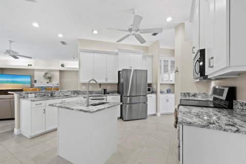 Villa ou maison à vendre à Bradenton, Floride: 4 chambres, 241.17 m2 № 2410559 - photo 14