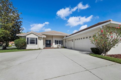 Villa ou maison à vendre à Bradenton, Floride: 4 chambres, 241.17 m2 № 2410559 - photo 4