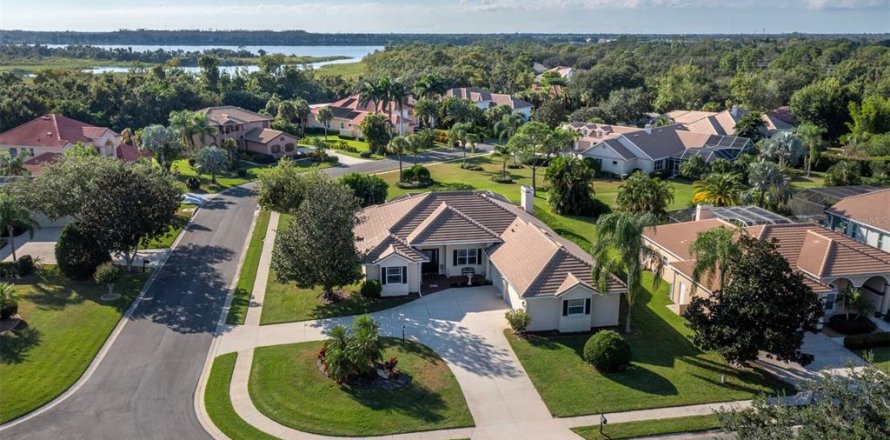 Villa ou maison à Bradenton, Floride 4 chambres, 241.17 m2 № 2410559