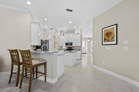 Villa ou maison à vendre à Bradenton, Floride: 4 chambres, 241.17 m2 № 2410559 - photo 12