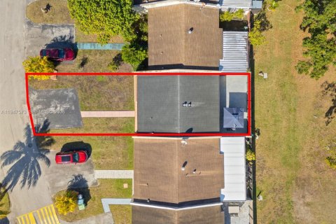 Touwnhouse à vendre à Miami, Floride: 3 chambres, 90.12 m2 № 2004240 - photo 22