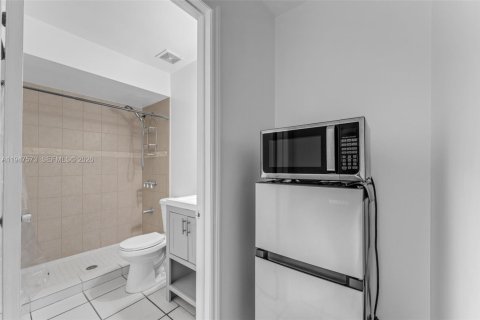 Touwnhouse à vendre à Miami, Floride: 3 chambres, 90.12 m2 № 2004240 - photo 16