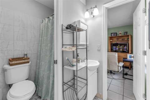 Touwnhouse à vendre à Miami, Floride: 3 chambres, 90.12 m2 № 2004240 - photo 9