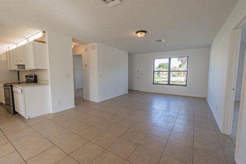 Casa en venta en Port St. Lucie, Florida, 2 dormitorios, 100.52 m2 № 2078326 - foto 6