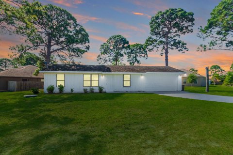 Casa en Port St. Lucie, Florida 2 dormitorios, 100.52 m2 № 2078326
