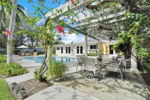 House in Palmetto Bay, Florida 4 bedrooms, 204.94 sq.m. № 1948713 - photo 23