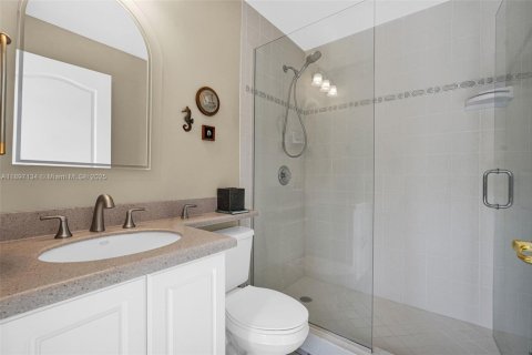 House in Palmetto Bay, Florida 4 bedrooms, 204.94 sq.m. № 1948713 - photo 12