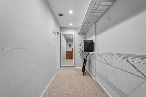 House in Palmetto Bay, Florida 4 bedrooms, 204.94 sq.m. № 1948713 - photo 10