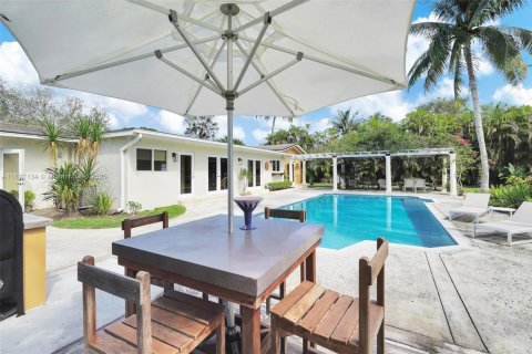 House in Palmetto Bay, Florida 4 bedrooms, 204.94 sq.m. № 1948713 - photo 24