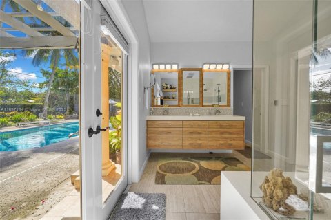 House in Palmetto Bay, Florida 4 bedrooms, 204.94 sq.m. № 1948713 - photo 9