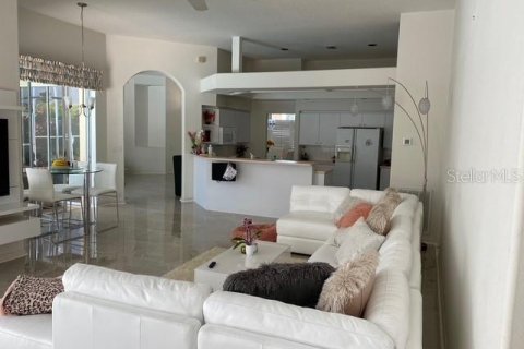 Casa en venta en New Port Richey, Florida, 3 dormitorios, 204.57 m2 № 2386424 - foto 6