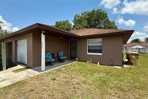 Casa en alquiler en Kissimmee, Florida, 2 dormitorios, 111.48 m2 № 1685079 - foto 1