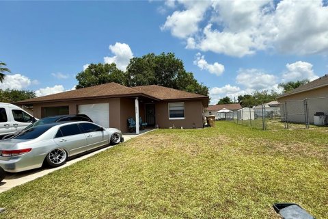 Casa en alquiler en Kissimmee, Florida, 2 dormitorios, 111.48 m2 № 1685079 - foto 2