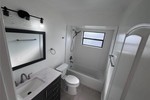 Casa en alquiler en Kissimmee, Florida, 2 dormitorios, 111.48 m2 № 1685079 - foto 13