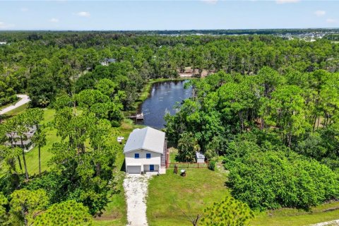 Villa ou maison à vendre à Punta Gorda, Floride: 3 chambres, 125.23 m2 № 2219803 - photo 2