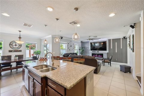 Casa en venta en Kissimmee, Florida, 4 dormitorios, 214.33 m2 № 1852724 - foto 9
