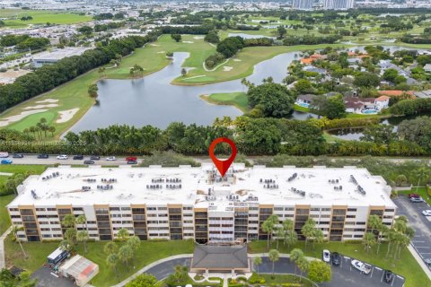 Купить кондоминиум в Дорал, Флорида 2 спальни, 137.03м2, № 1924198 - фото 1