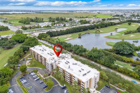 Купить кондоминиум в Дорал, Флорида 2 спальни, 137.03м2, № 1924198 - фото 30