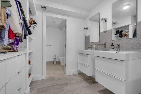 Купить кондоминиум в Дорал, Флорида 2 спальни, 137.03м2, № 1924198 - фото 16