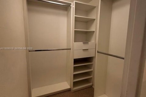 Condo in Miami Beach, Florida, 1 bedroom  № 1987607 - photo 12