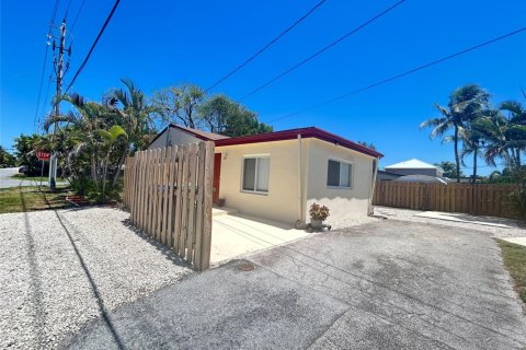 Casa en alquiler en Fort Lauderdale, Florida, 3 dormitorios, 106.65 m2 № 1186332 - foto 1