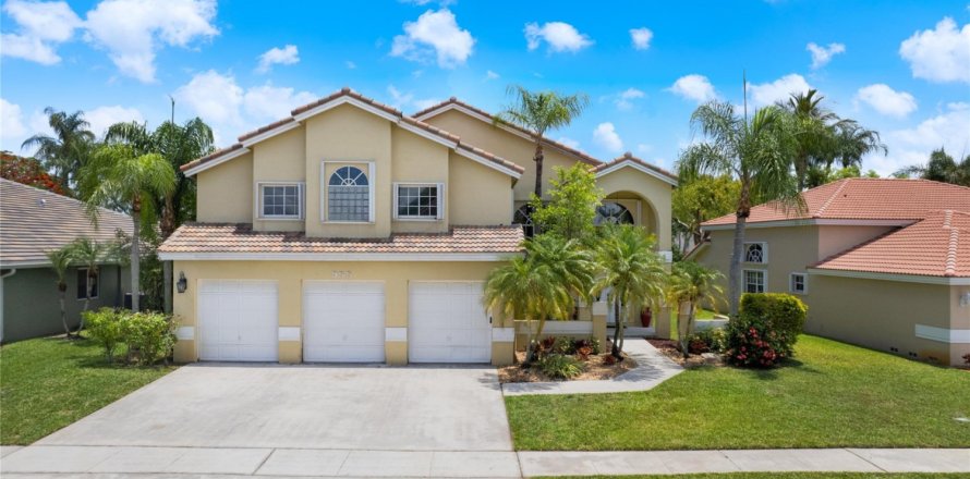 House in Pembroke Pines, Florida 5 bedrooms, 327.02 sq.m. № 1226953