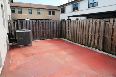 Touwnhouse à vendre à Homestead, Floride: 4 chambres, 161.28 m2 № 2025485 - photo 6