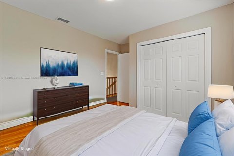 Снять в аренду виллу или дом в Дорал, Флорида 4 спальни, 183.39м2, № 1941376 - фото 10