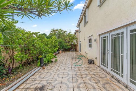 Снять в аренду виллу или дом в Дорал, Флорида 4 спальни, 183.39м2, № 1941376 - фото 16