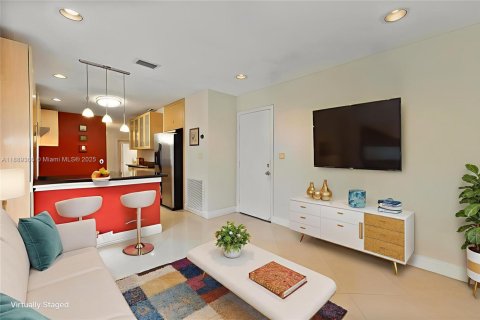 Снять в аренду виллу или дом в Дорал, Флорида 4 спальни, 183.39м2, № 1941376 - фото 4