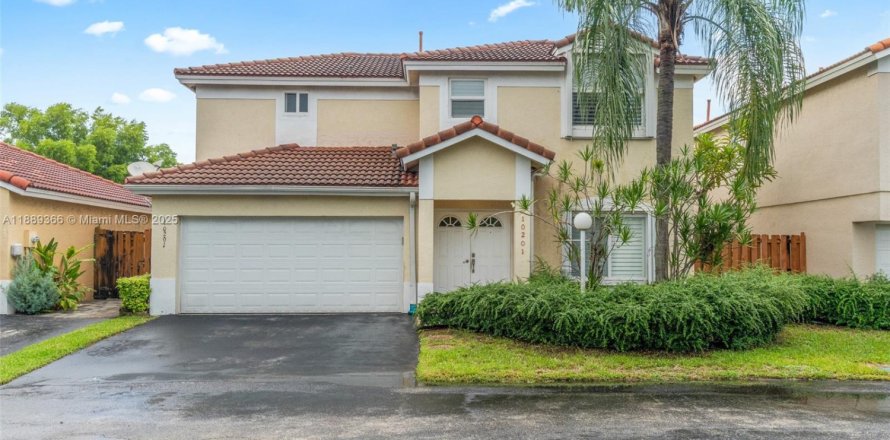 Дом в Дорал, Флорида 4 спальни, 183.39м2 № 1941376