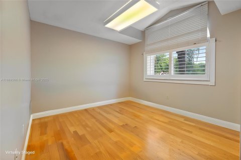 Снять в аренду виллу или дом в Дорал, Флорида 4 спальни, 183.39м2, № 1941376 - фото 9