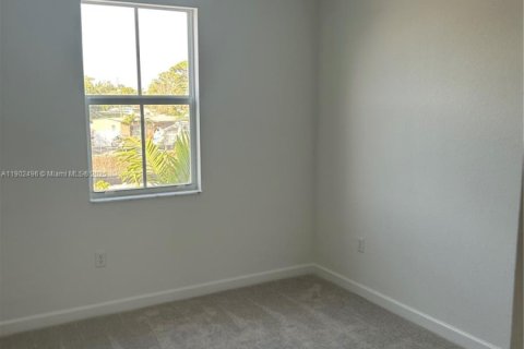 Touwnhouse à vendre à Miami, Floride: 3 chambres, 157.47 m2 № 1954073 - photo 14