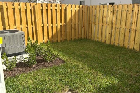 Touwnhouse à vendre à Miami, Floride: 3 chambres, 157.47 m2 № 1954073 - photo 7