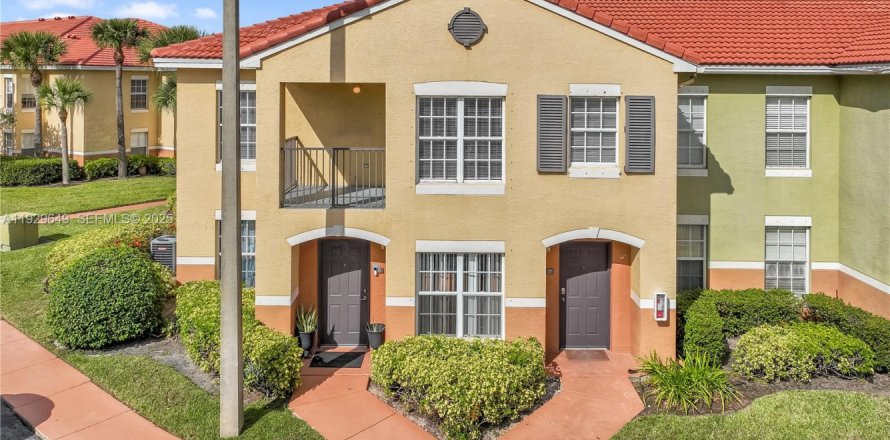 Condo in Royal Palm Beach, Florida, 2 bedrooms  № 1988649