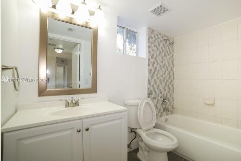 Купить кондоминиум в Майами-Гарденс, Флорида 2 спальни, 82.87м2, № 1983533 - фото 20