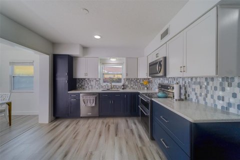 Villa ou maison à louer à Belleair Beach, Floride: 3 chambres, 191.56 m2 № 2118789 - photo 13